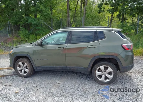 2017 Jeep Compass Latitude 4X4 из США, поврежденный, VIN 3C4NJDBBXHT664409